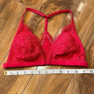 Size small Victoria’s Secret bra Front close